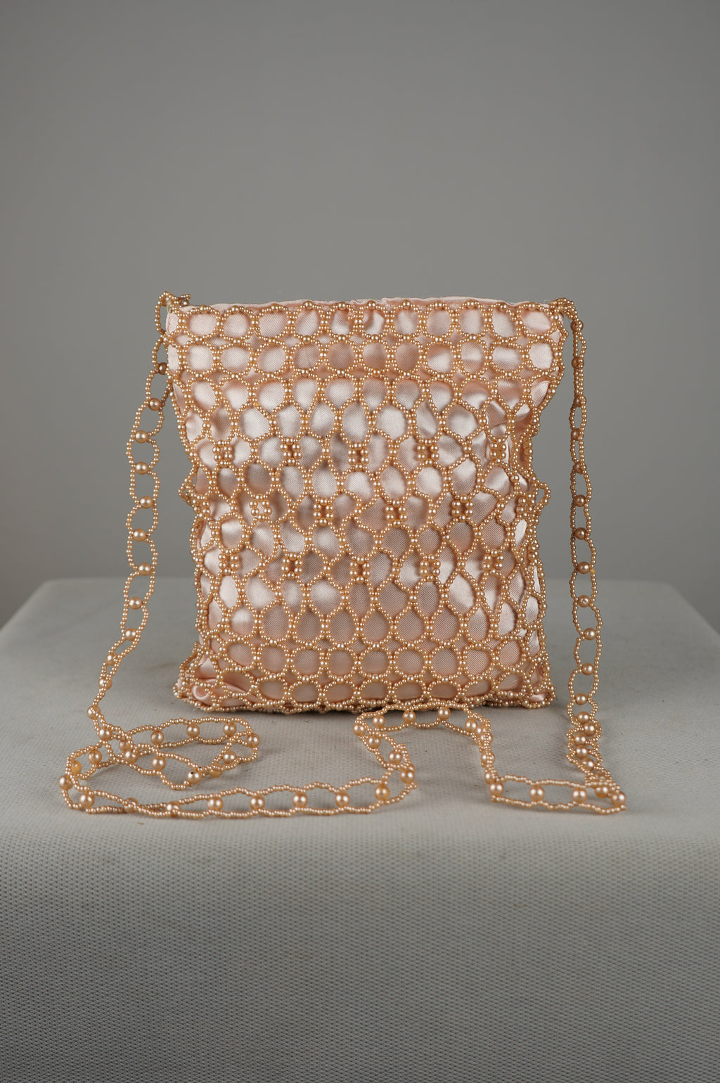 Borsetta vintage ricamata in perline