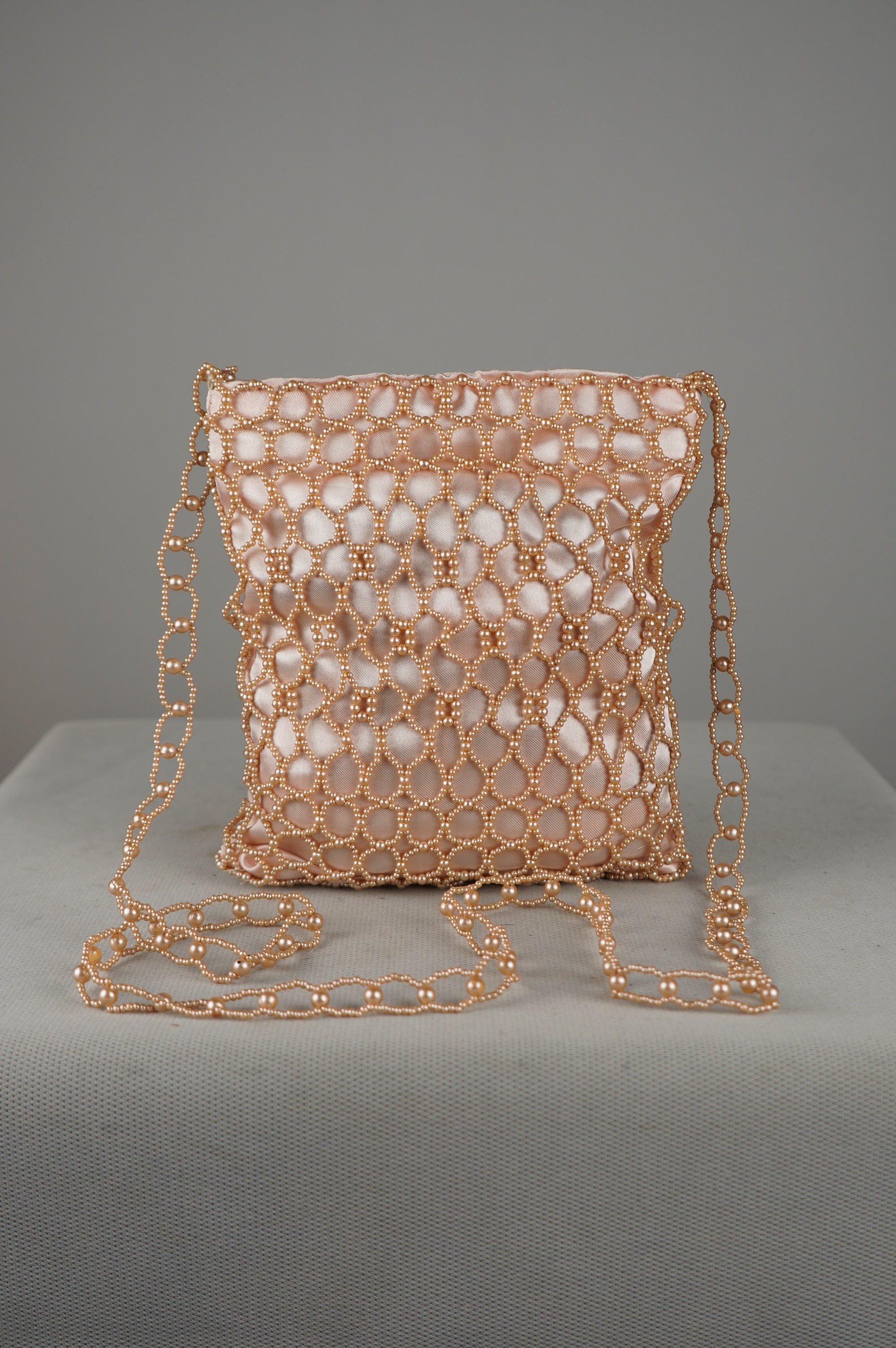 Borsetta vintage ricamata in perline