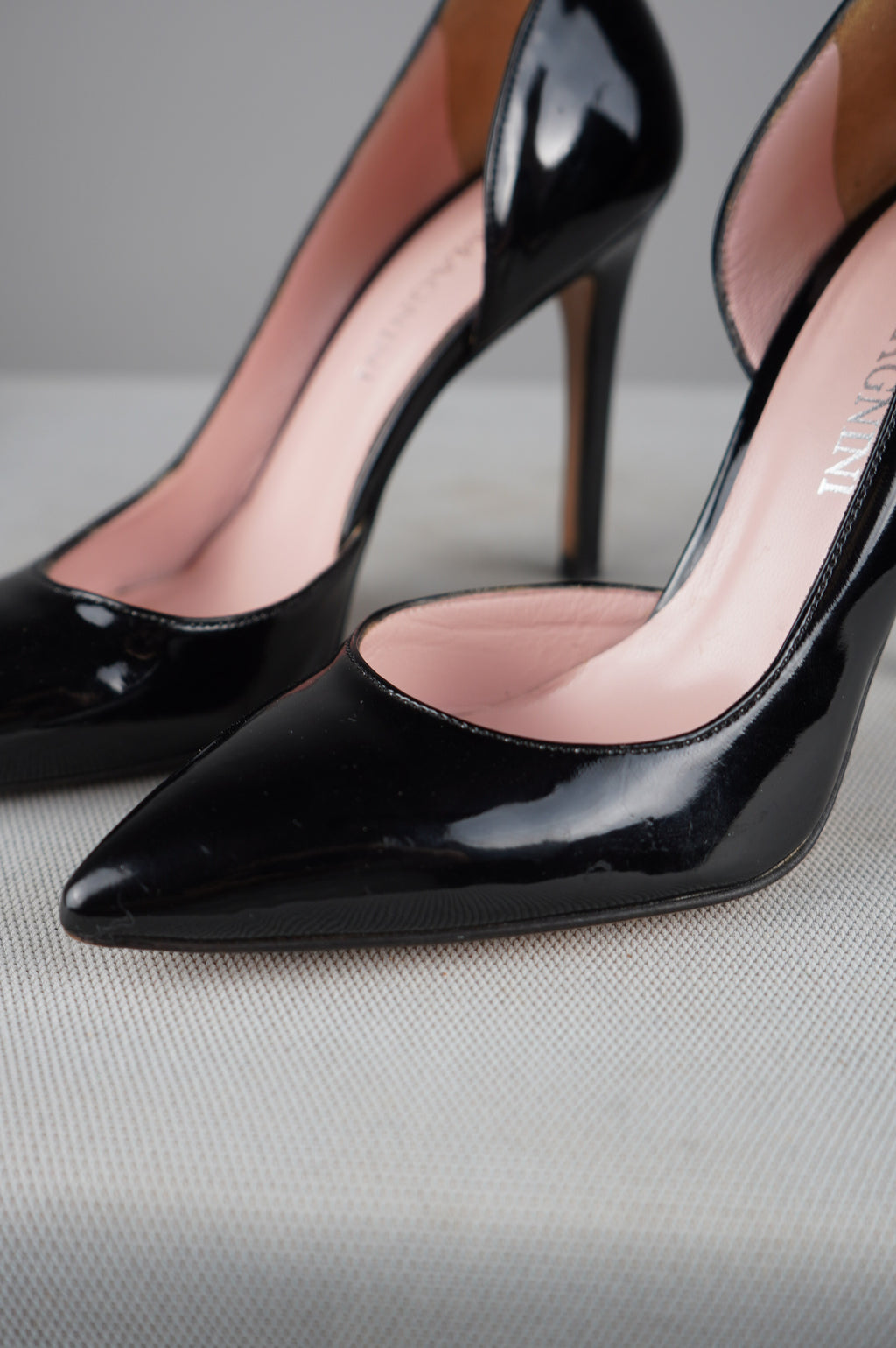 Deccollete' in vera pelle laccata n 36