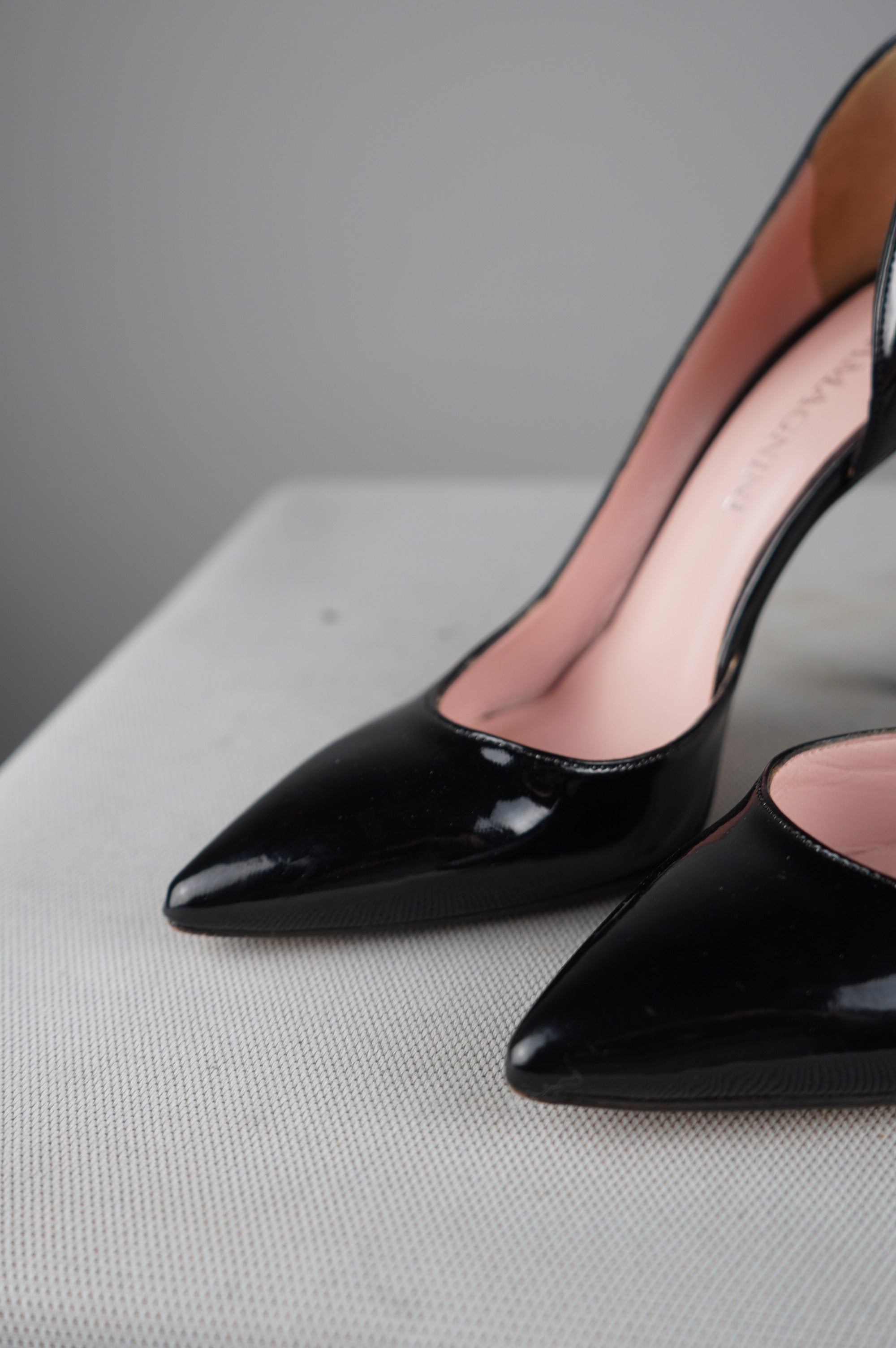 Deccollete' in vera pelle laccata