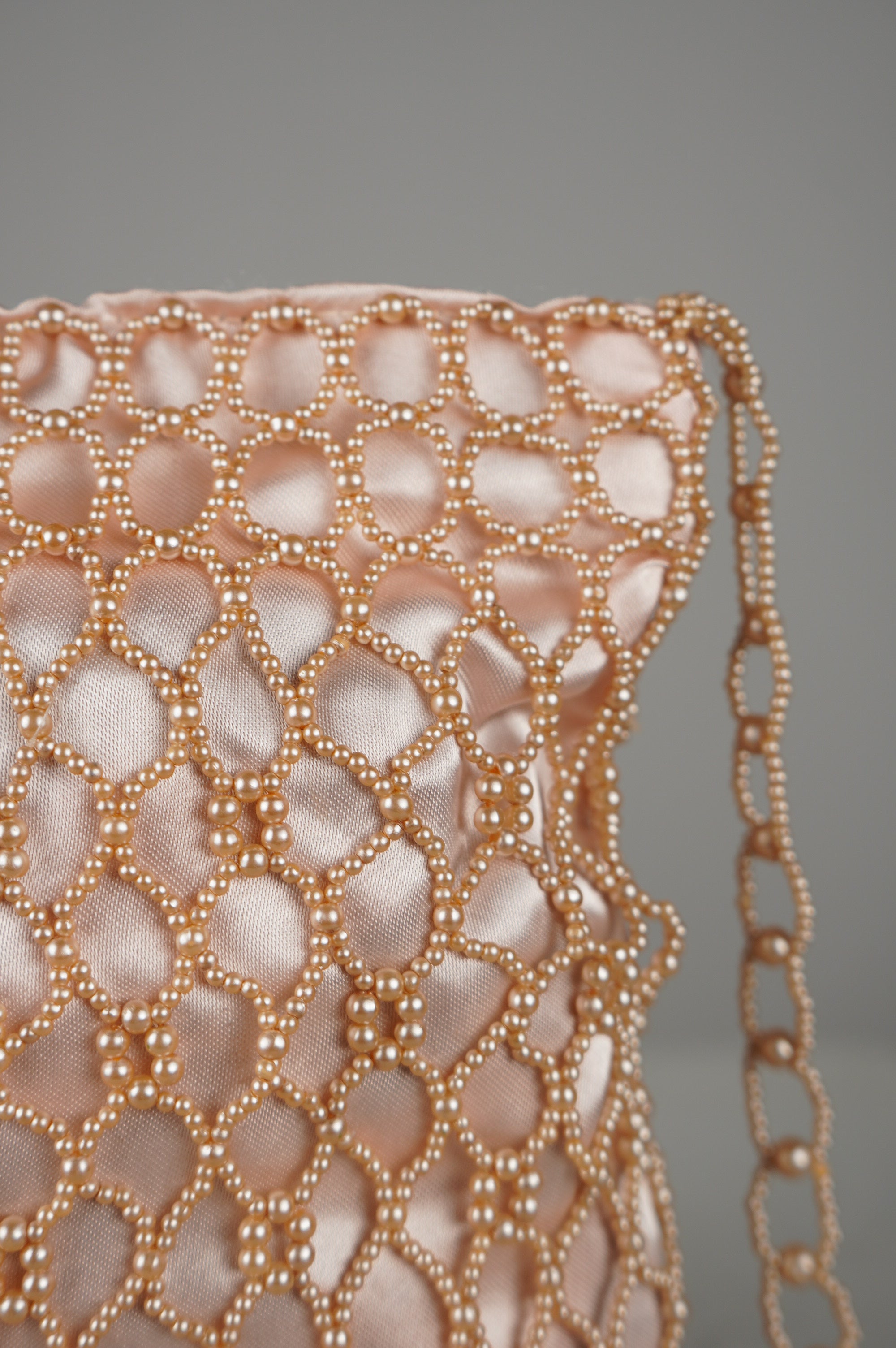 Borsetta vintage ricamata in perline