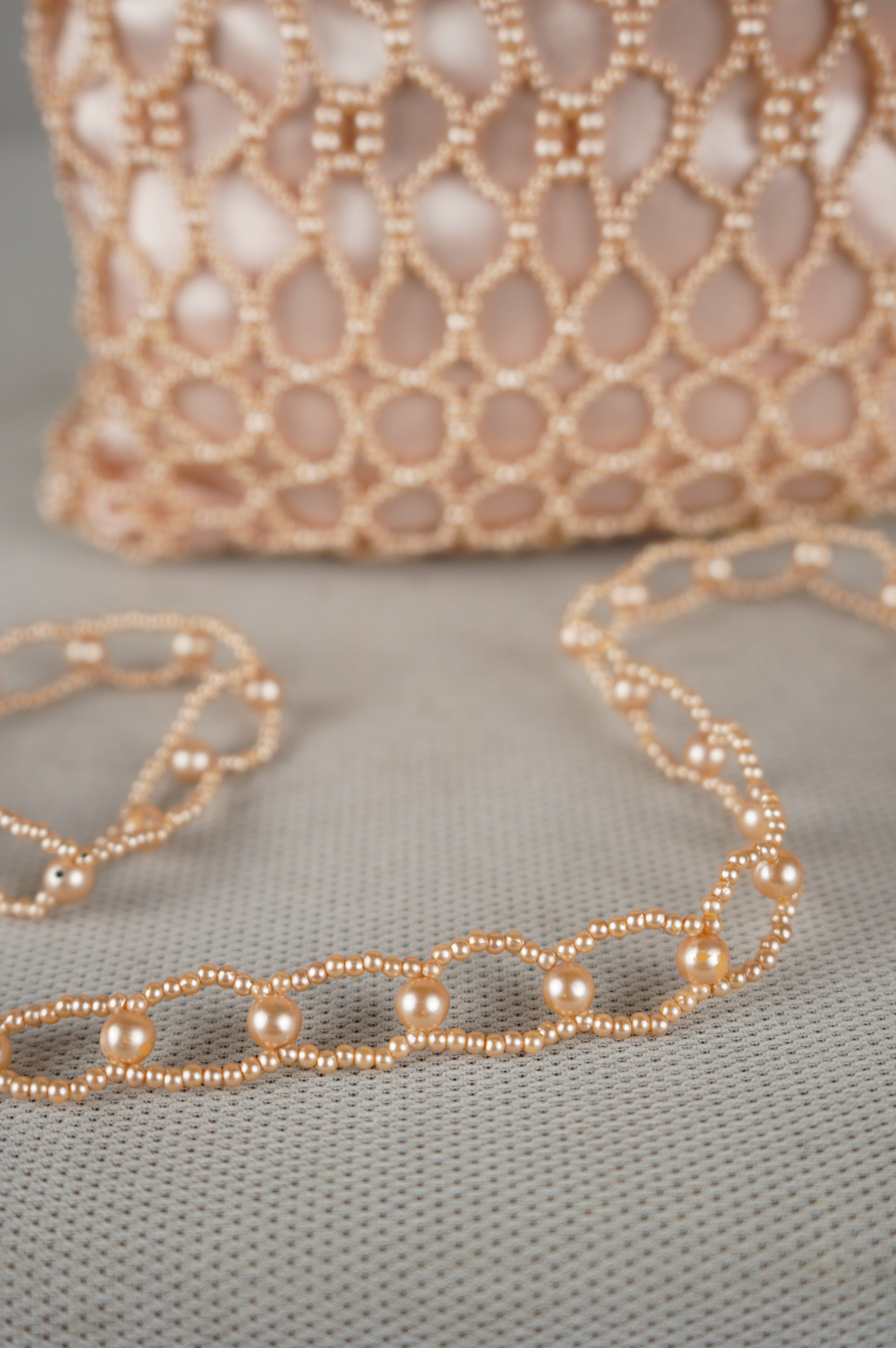 Borsetta vintage ricamata in perline
