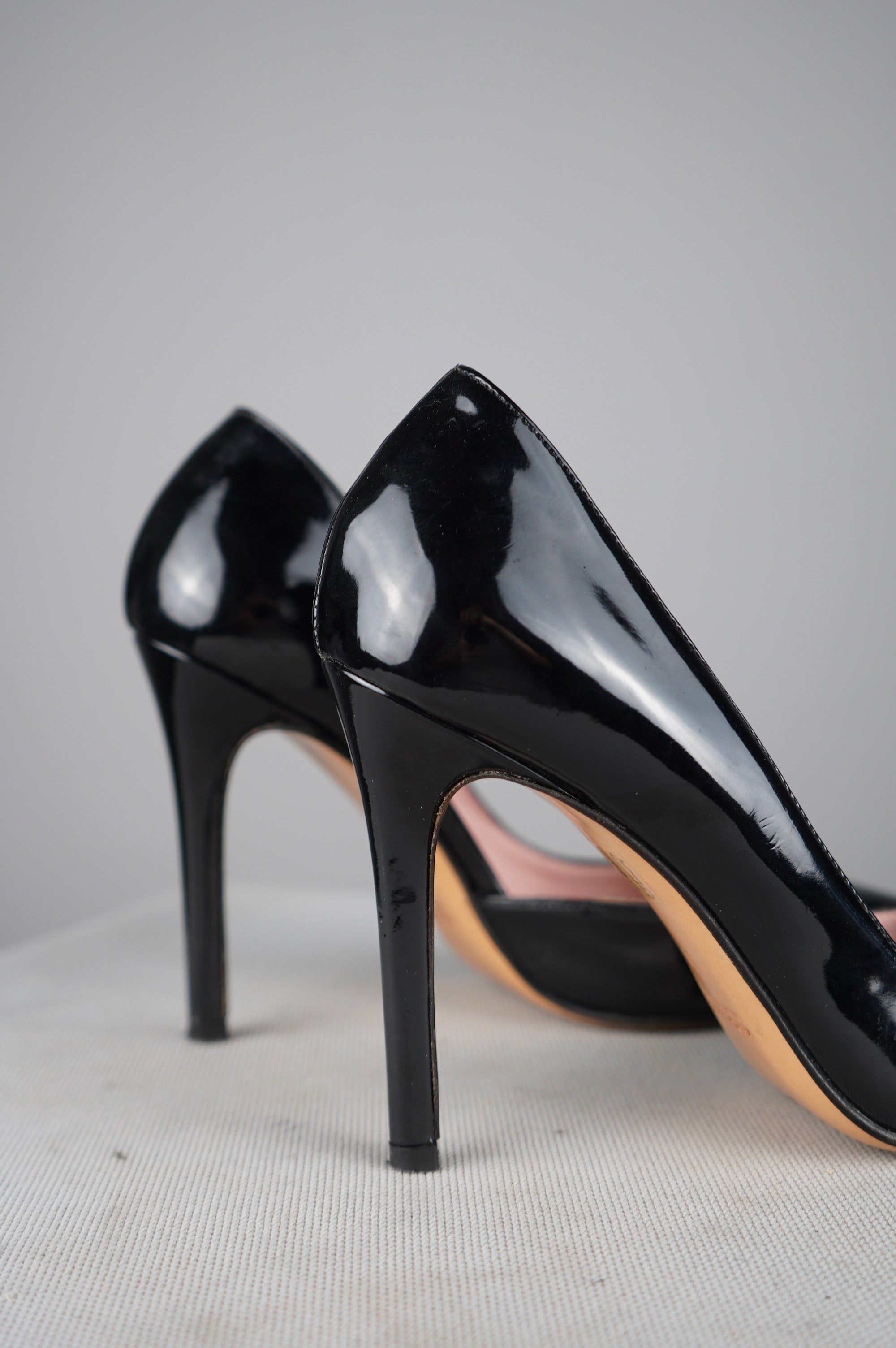 Deccollete' in vera pelle laccata n 36