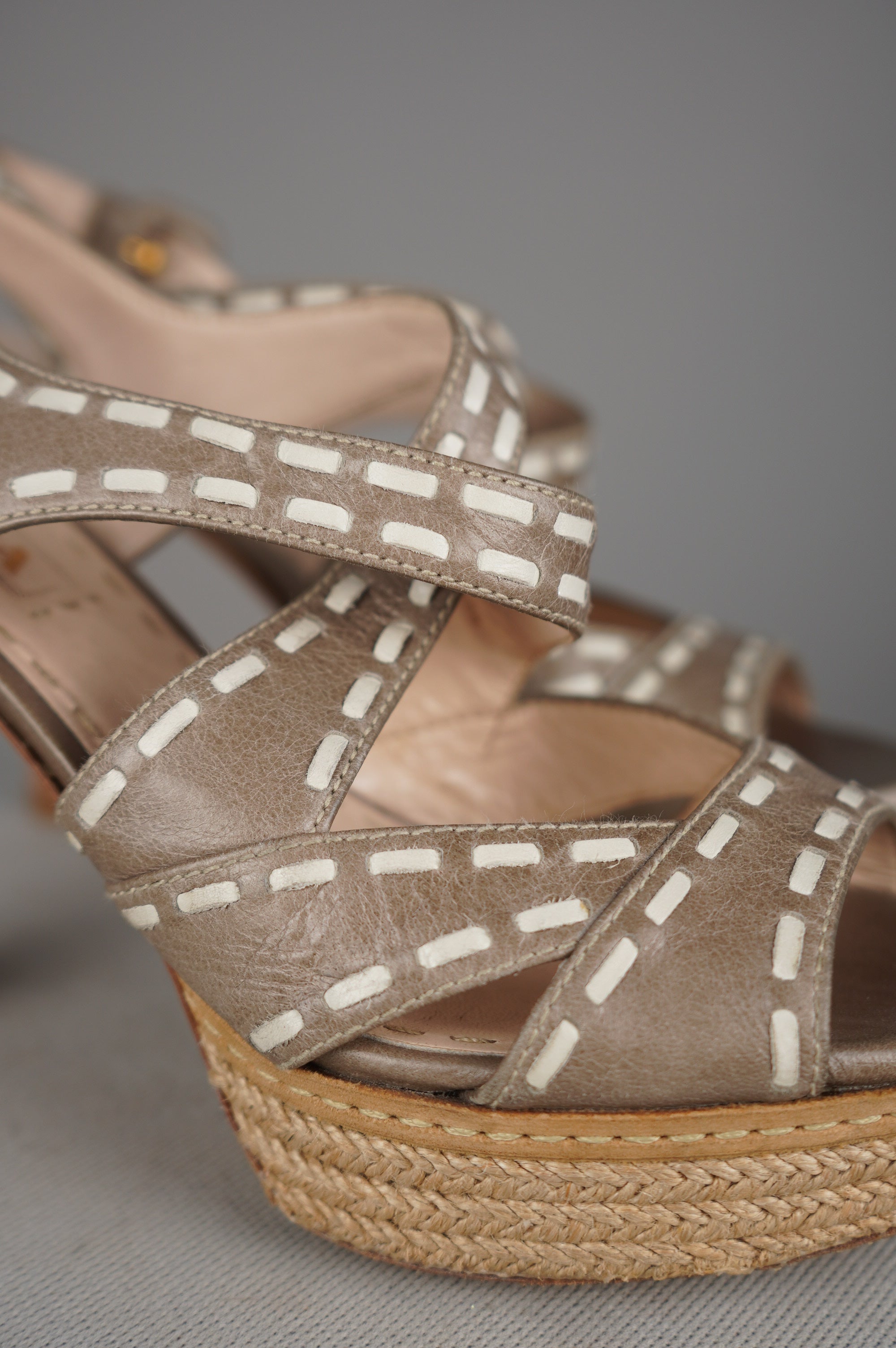 PRADA sandali con tacco