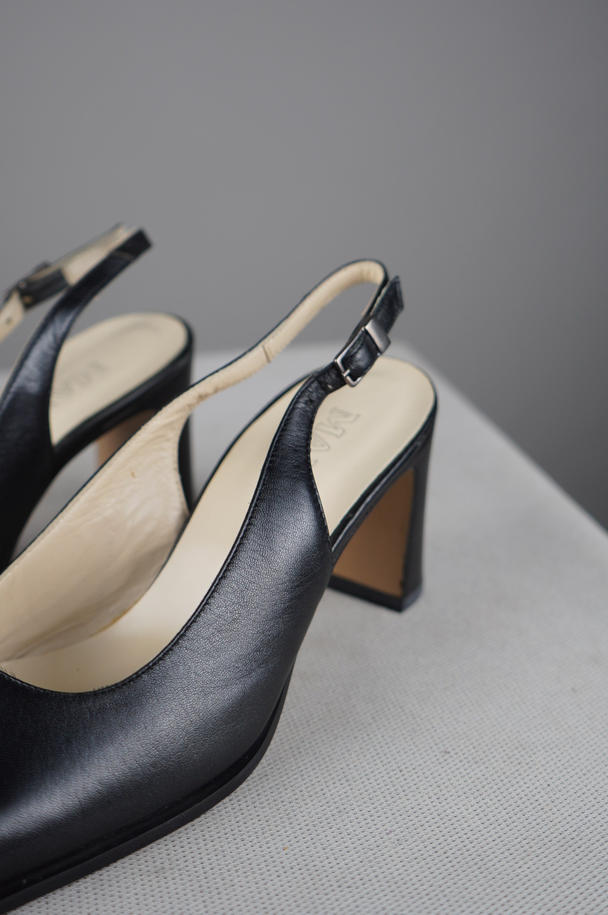 Slingback vintage in vera pelle