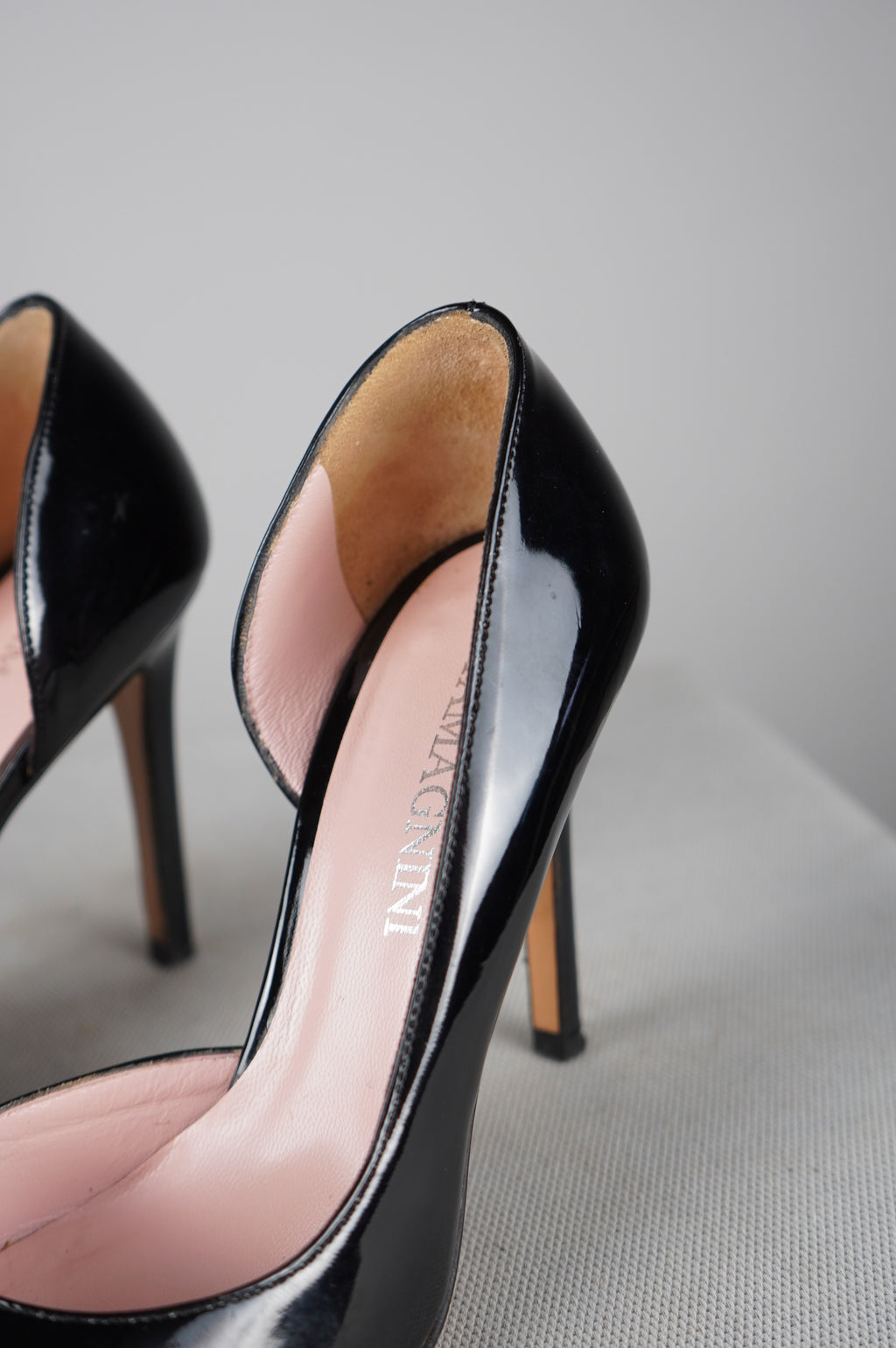 Deccollete' in vera pelle laccata n 36