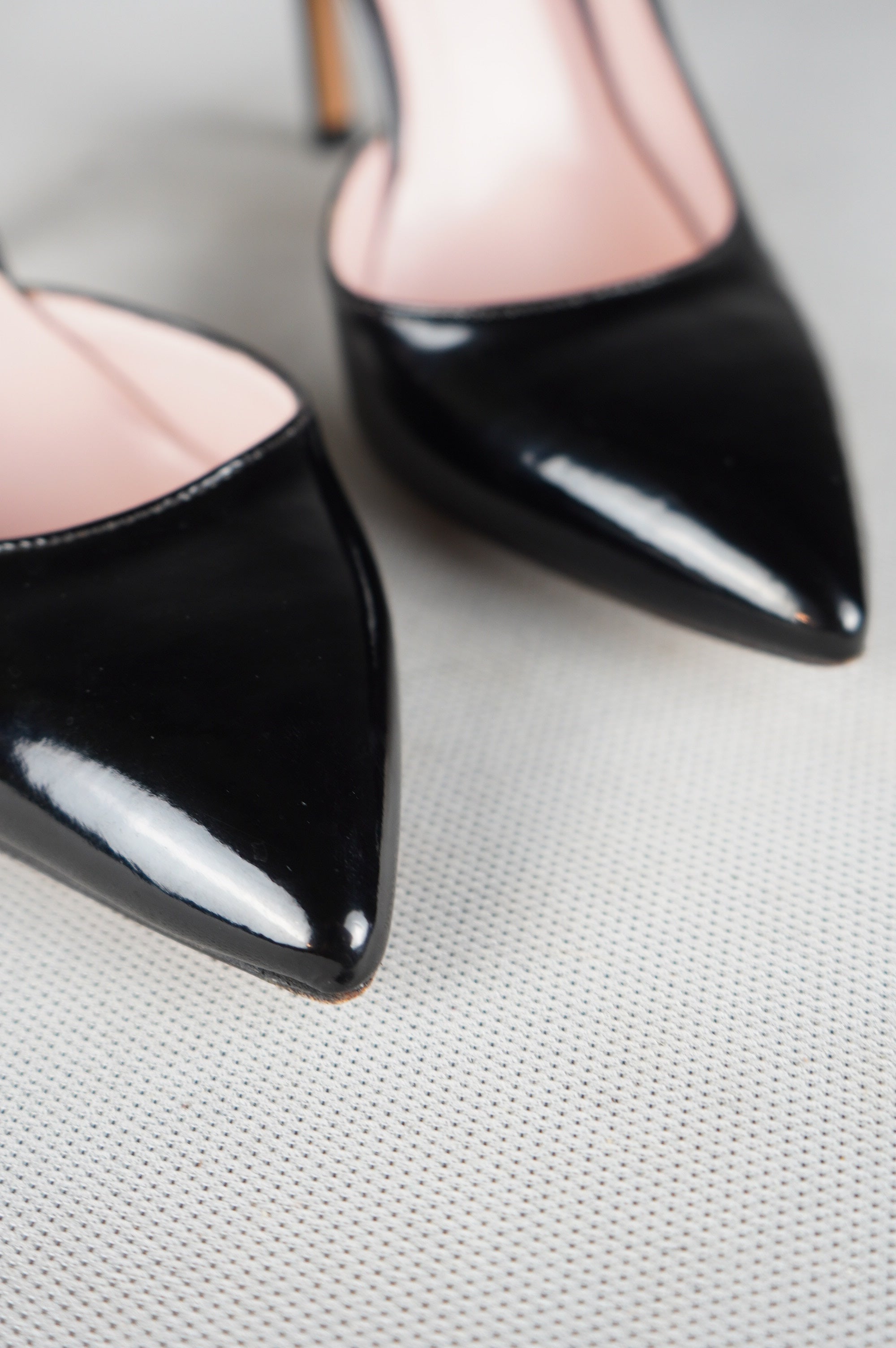 Deccollete' in vera pelle laccata n 36