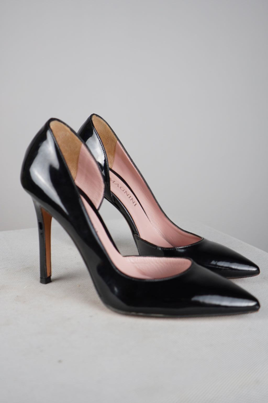 Deccollete' in vera pelle laccata n 36