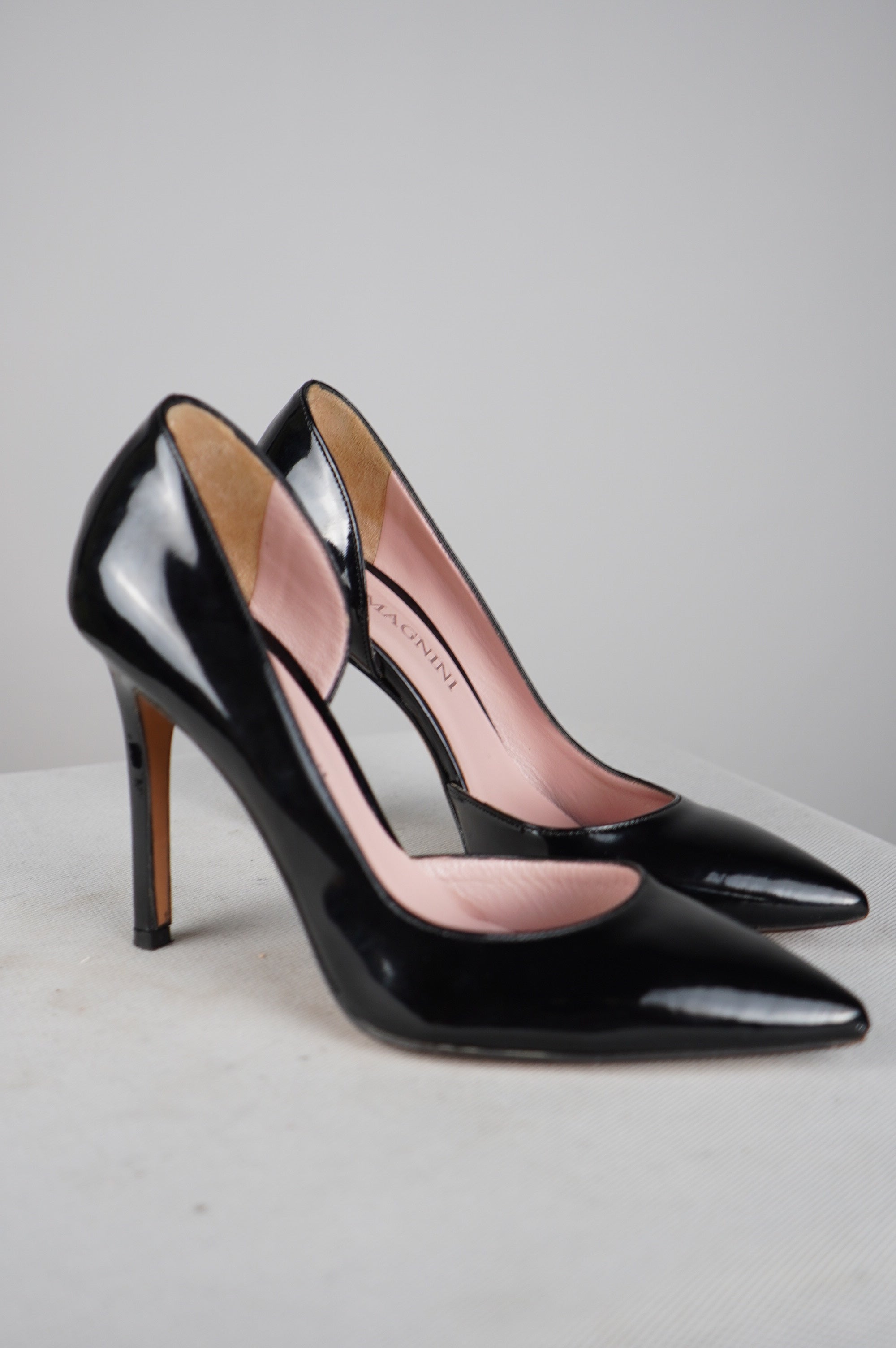 Deccollete' in vera pelle laccata n 36