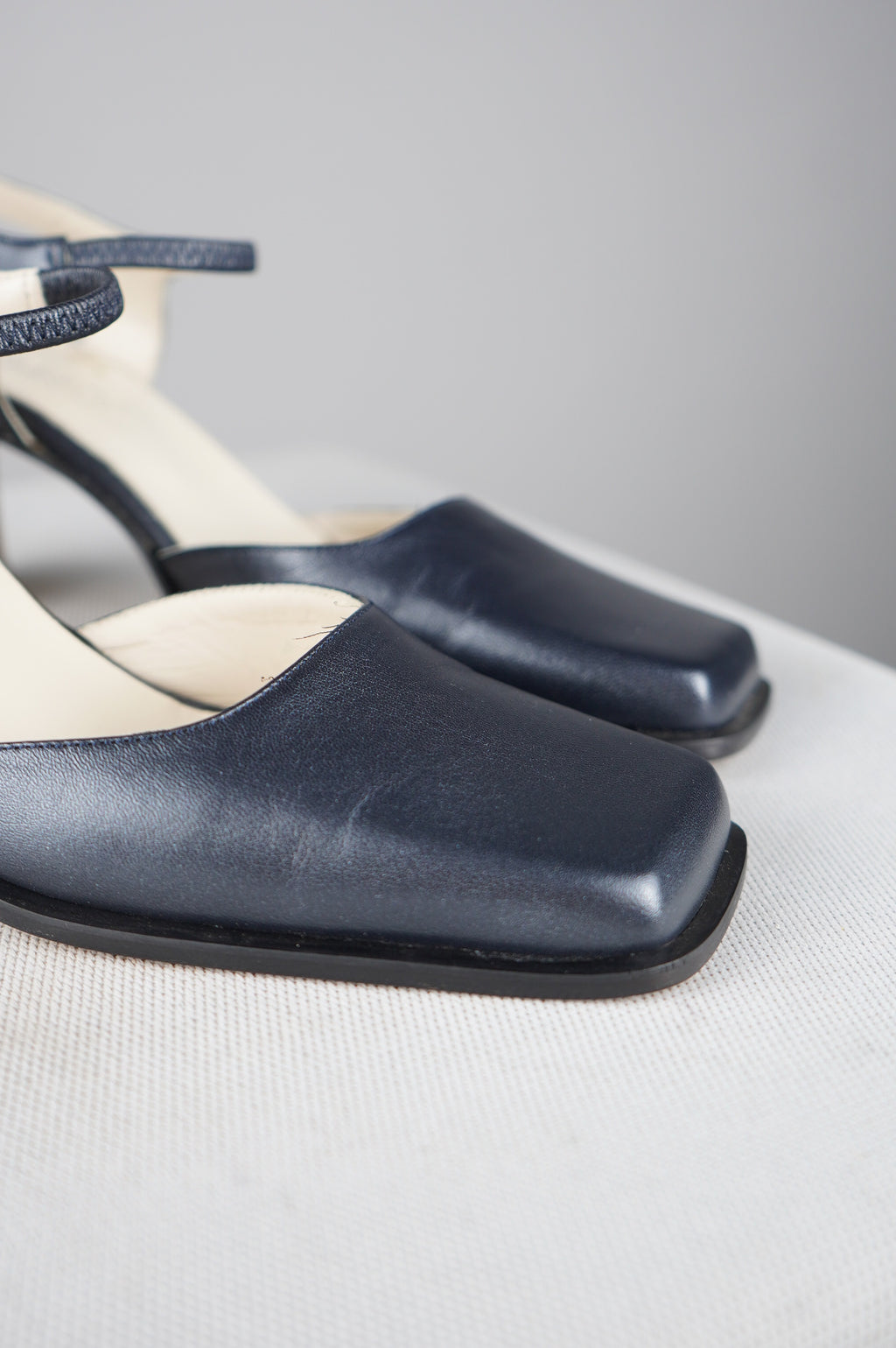 Tacchi punta quadra vintage in vera pelle n 35
