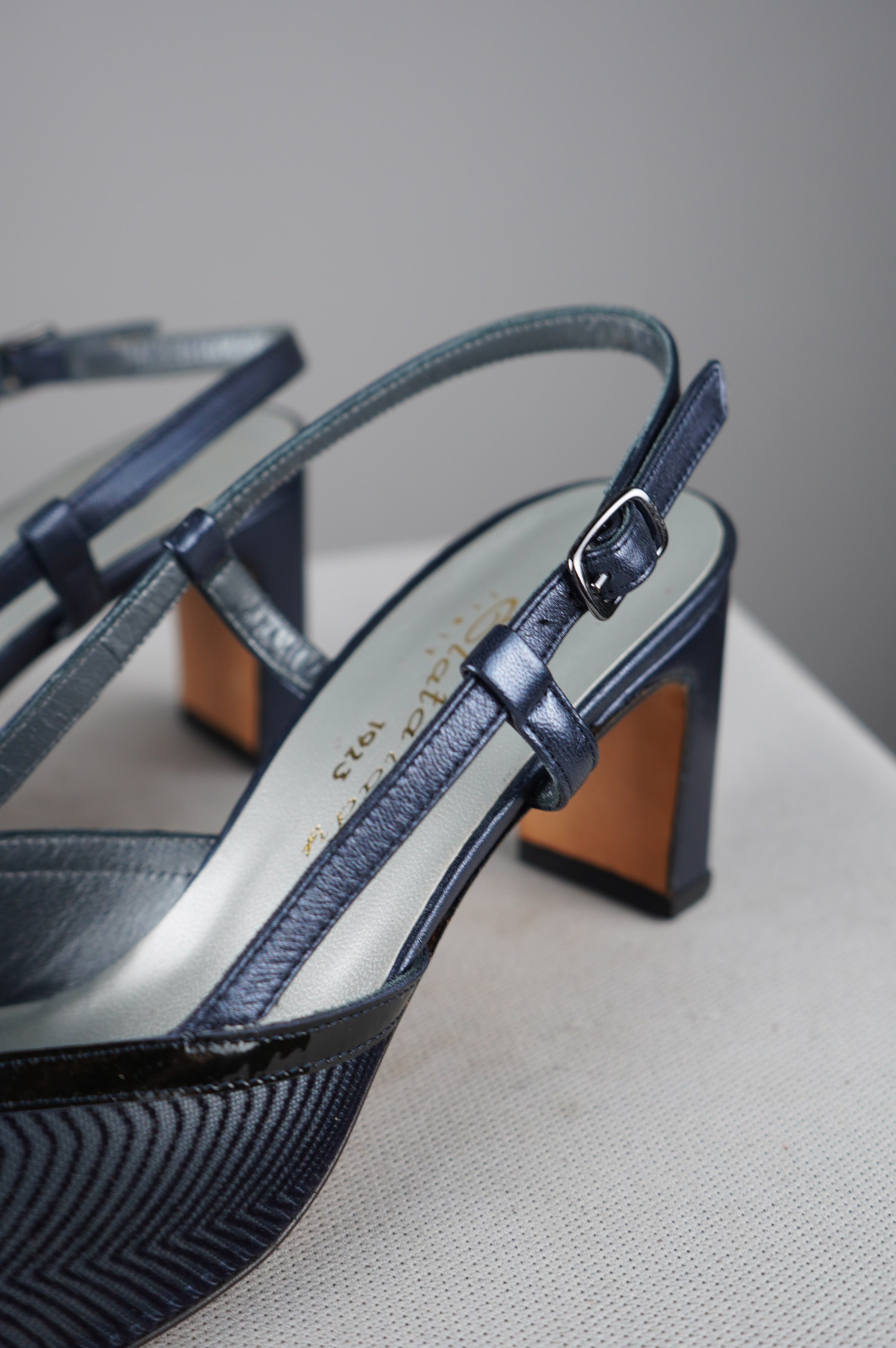 Slingback vintage in vera pelle