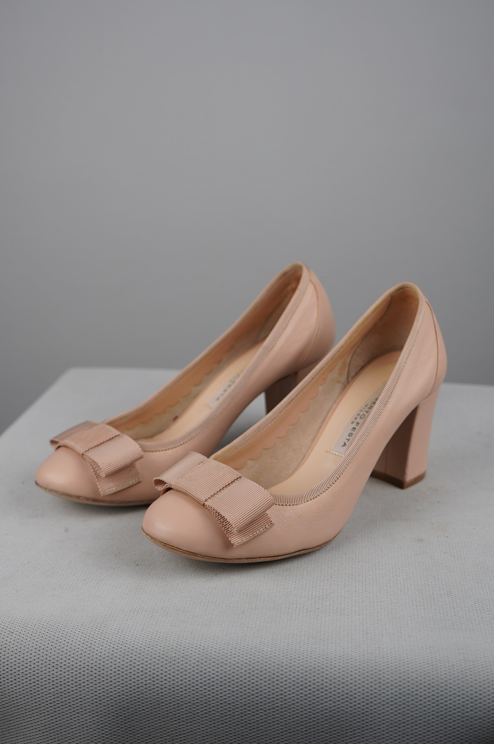 Tacchi con fiocco in vera pelle n 36