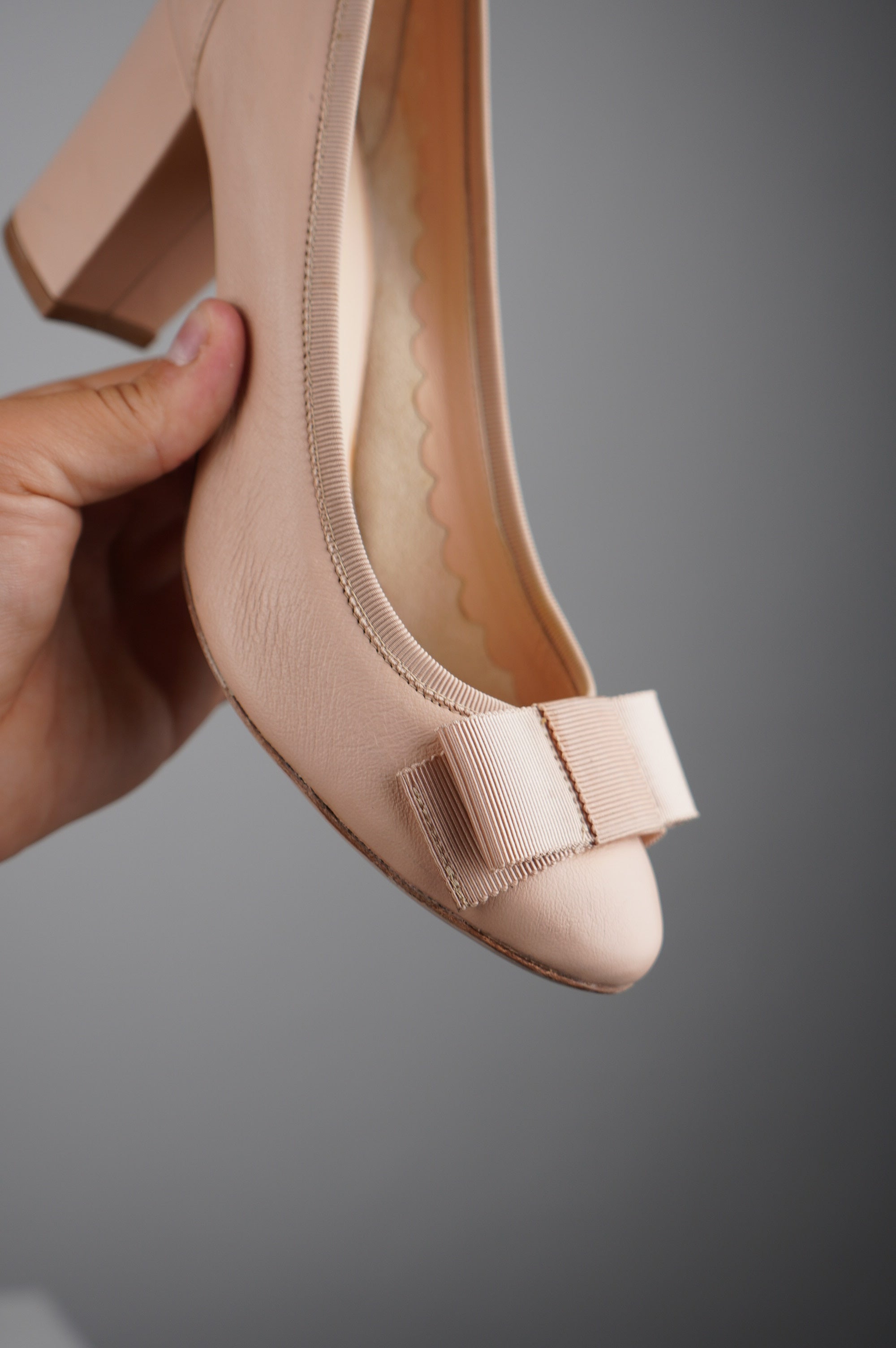 Tacchi con fiocco in vera pelle n 36