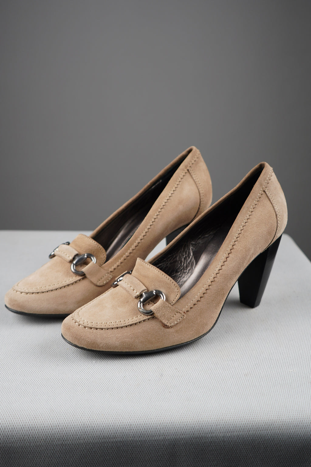 Tacchi vintage in vera pelle scamosciata n 39