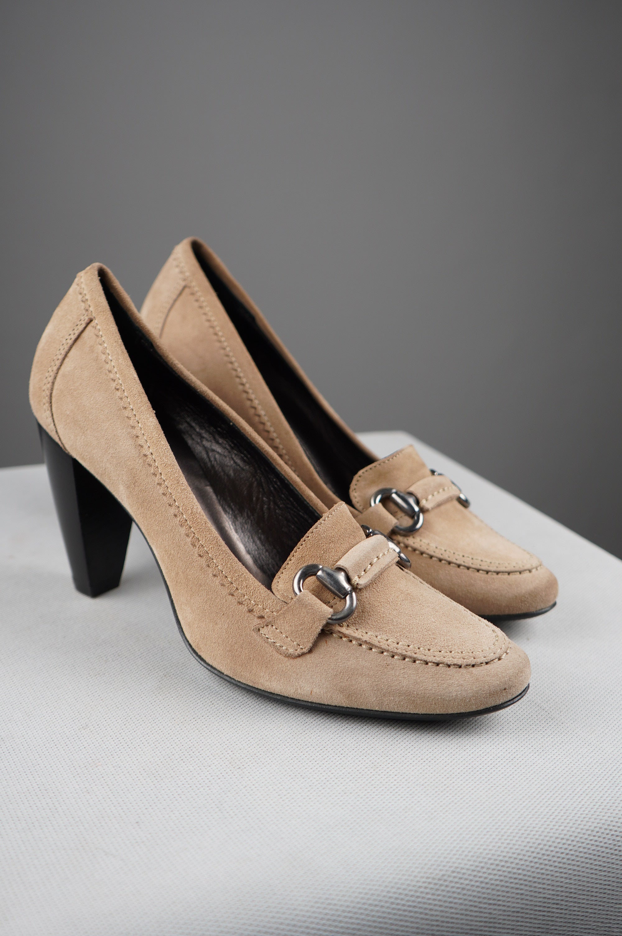 Tacchi vintage in vera pelle scamosciata n 39