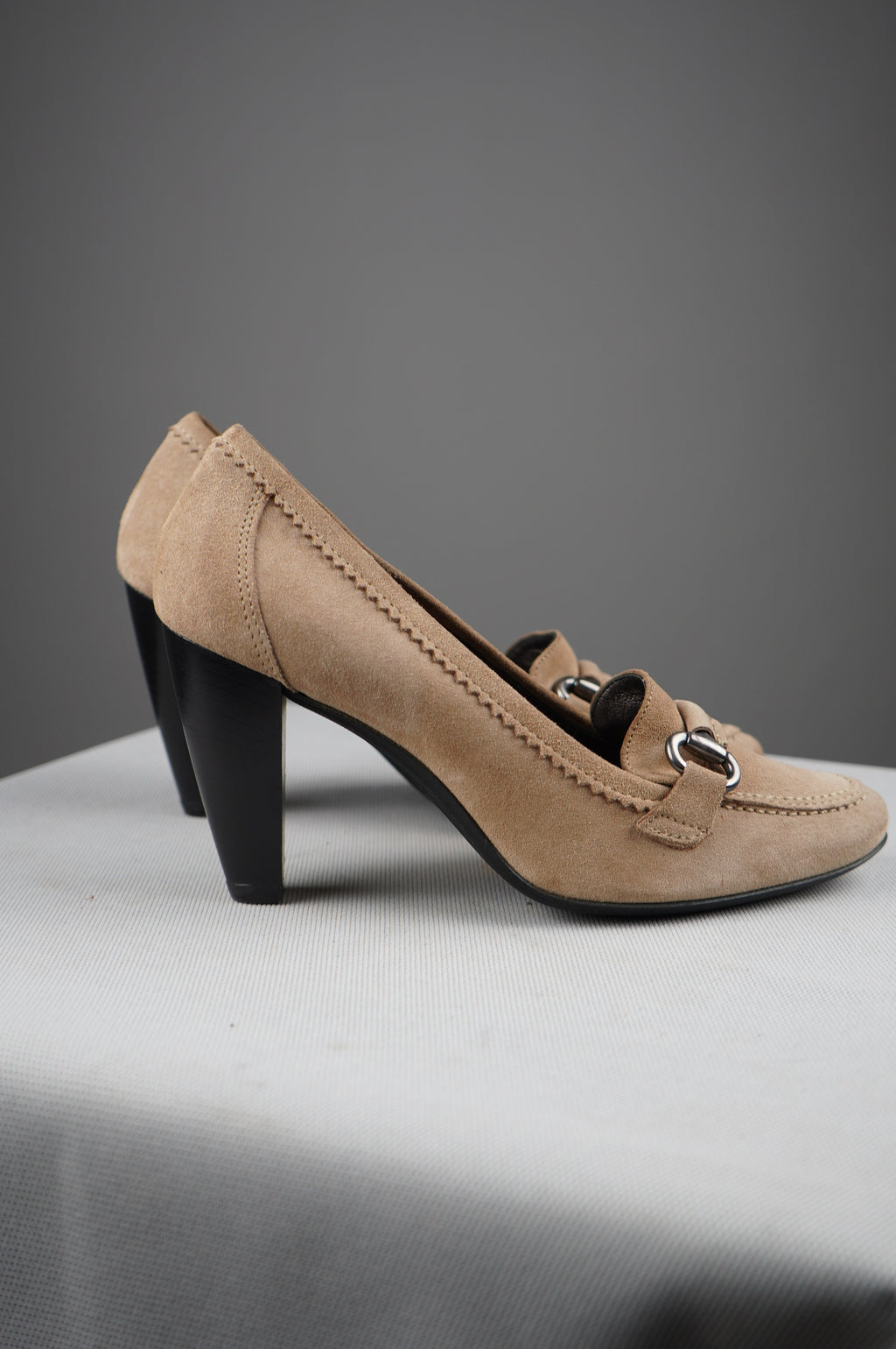 Tacchi vintage in vera pelle scamosciata n 39