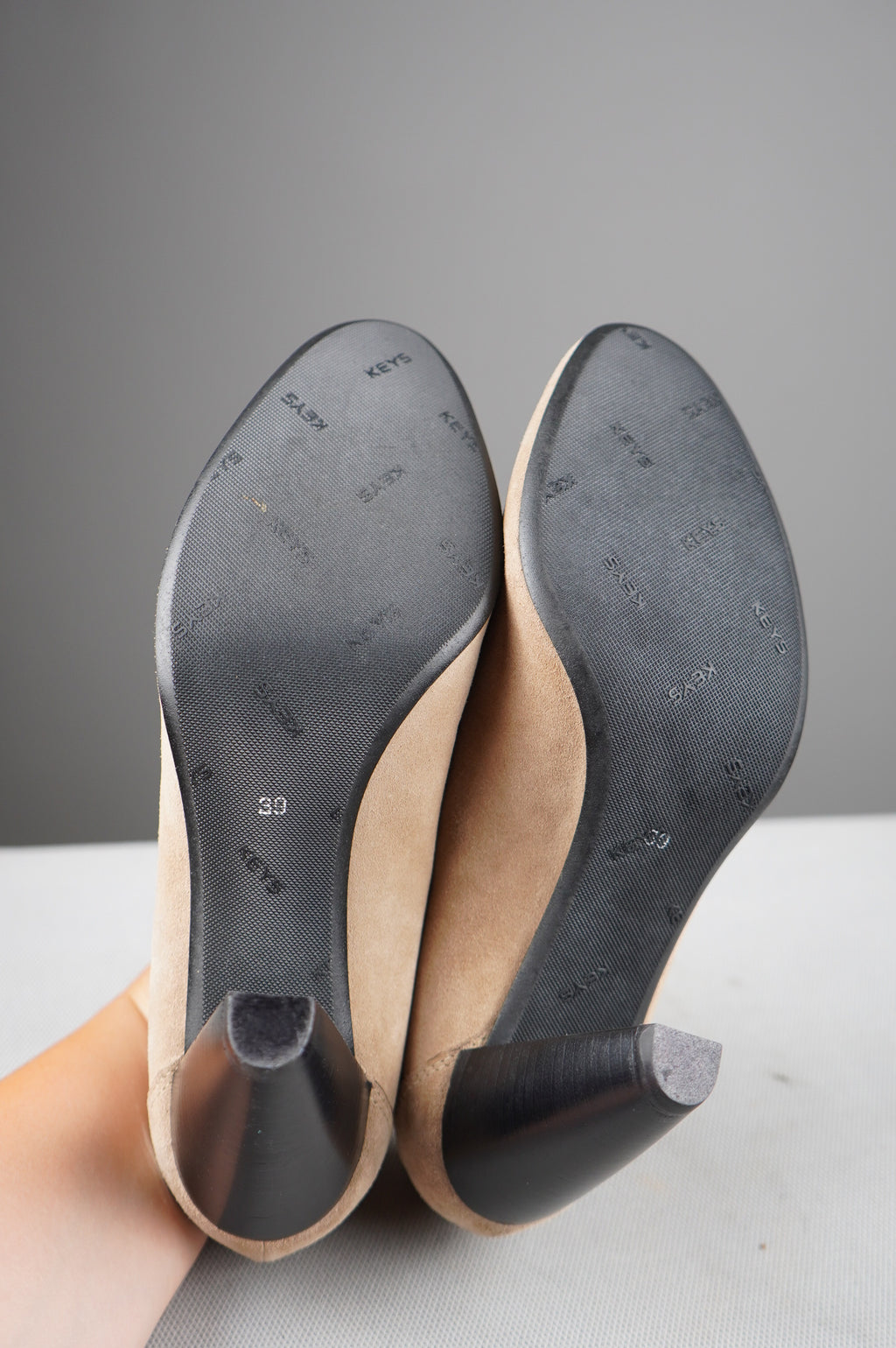 Tacchi vintage in vera pelle scamosciata n 39